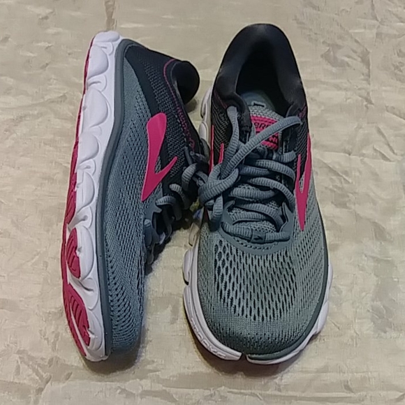 brooks anthem running shoes